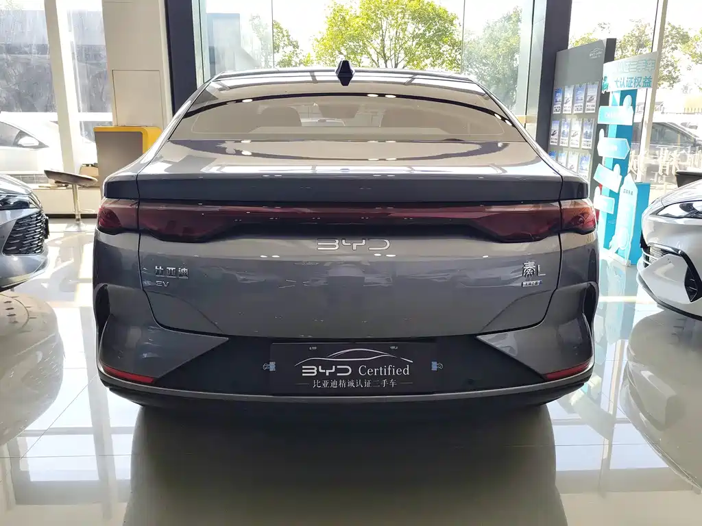 BYD Qin L — фото 9