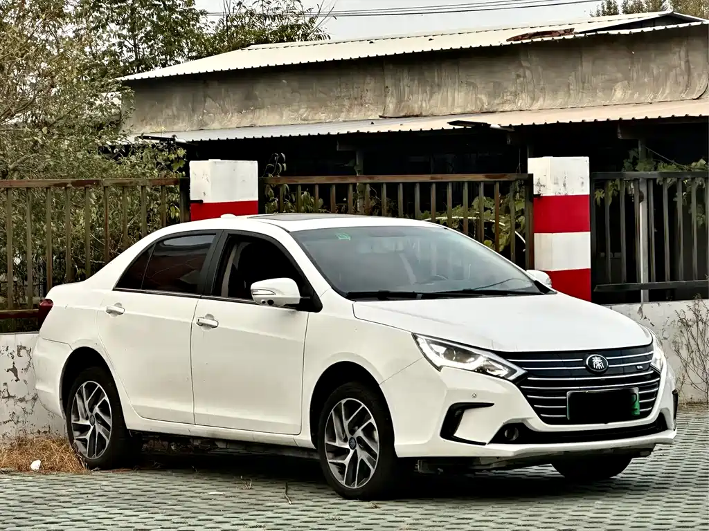 BYD Qin NEV — фото 3