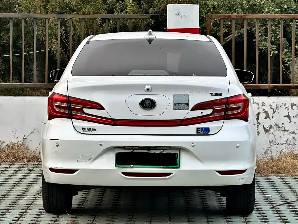 BYD Qin NEV — фото 5