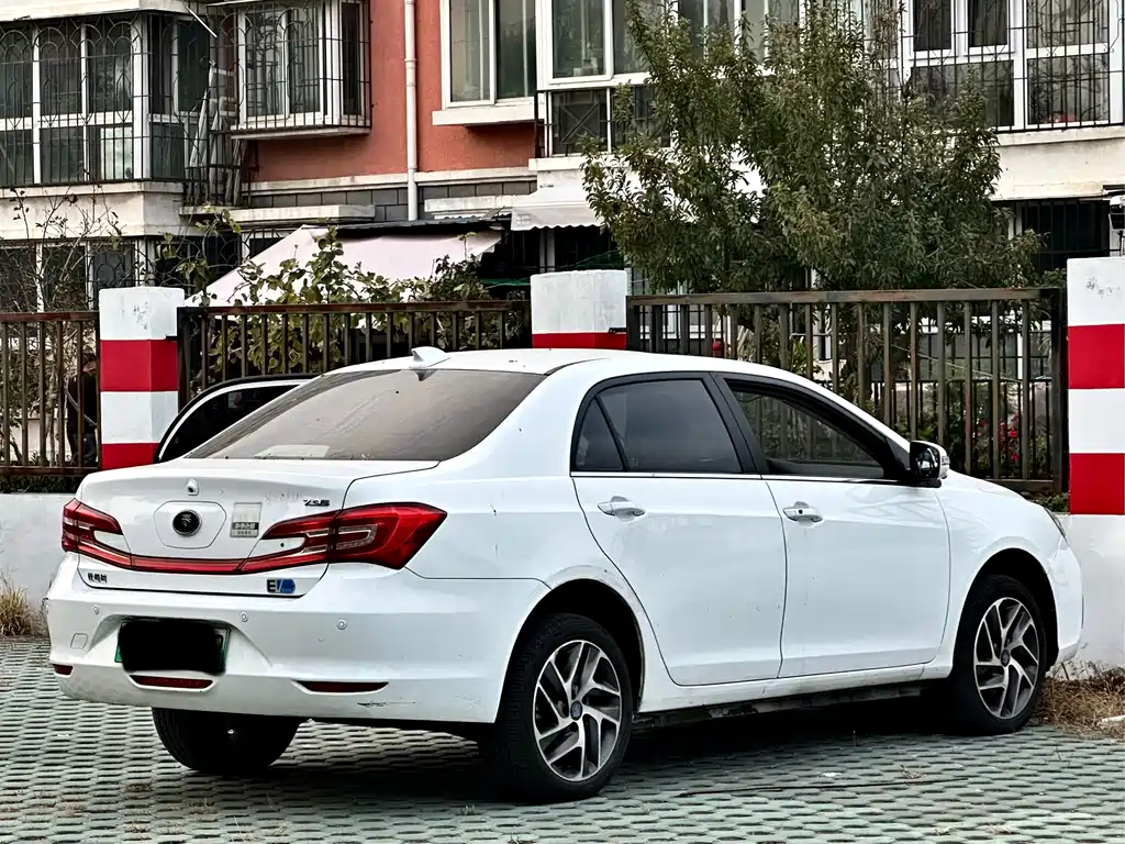 BYD Qin NEV — фото 6