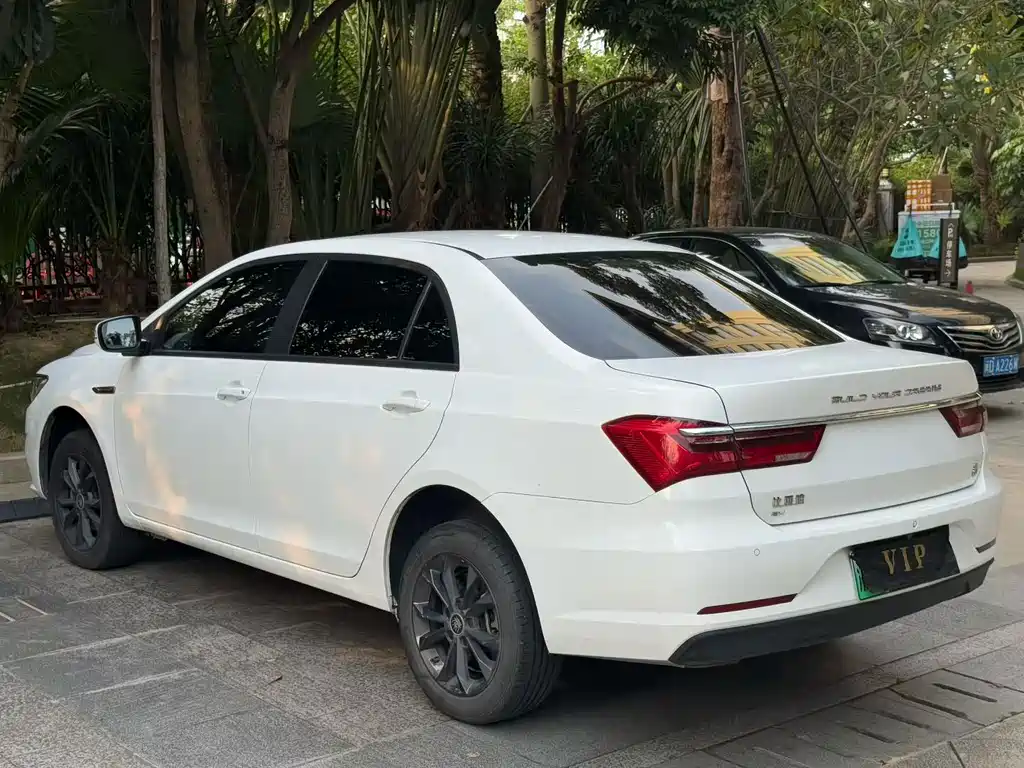 BYD Qin NEV — фото 7