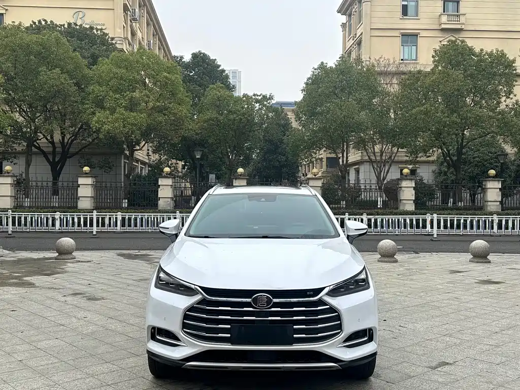 BYD Tang — фото 2