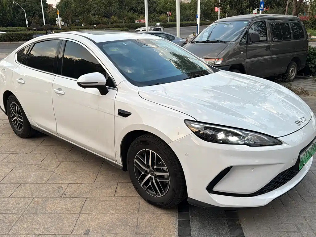BYD Seal 05 DM-i — фото 7