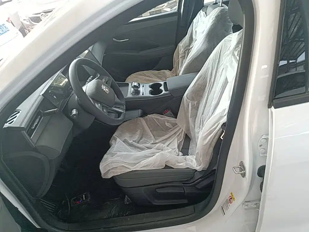 BYD Qin PLUS — фото 15