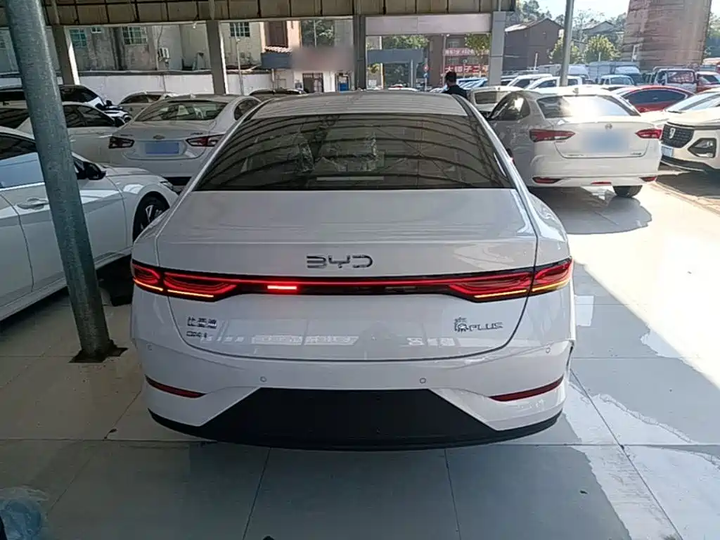 BYD Qin PLUS — фото 6