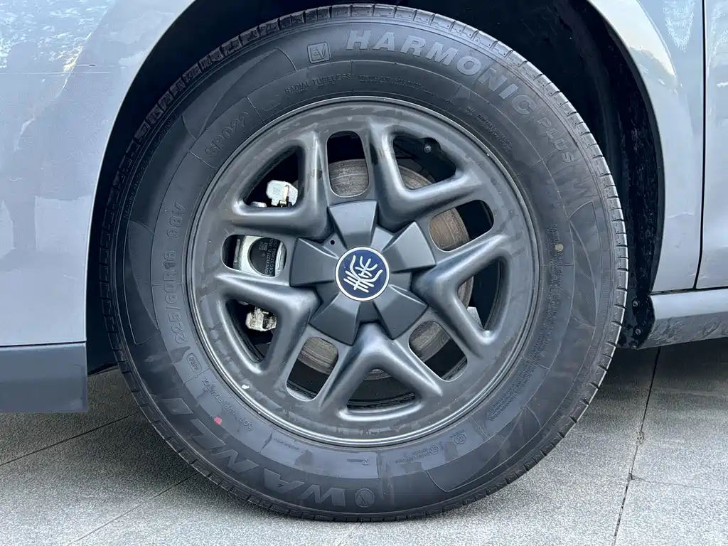 BYD Qin PLUS — фото 15