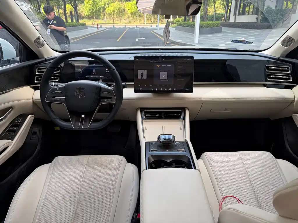 BYD Qin L — фото 6