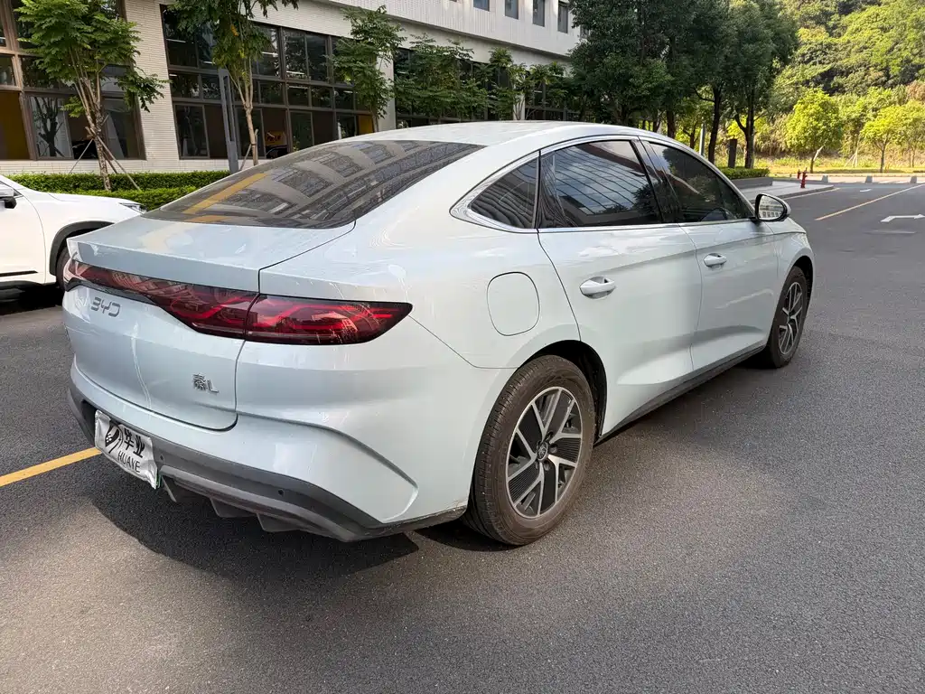 BYD Qin L — фото 7