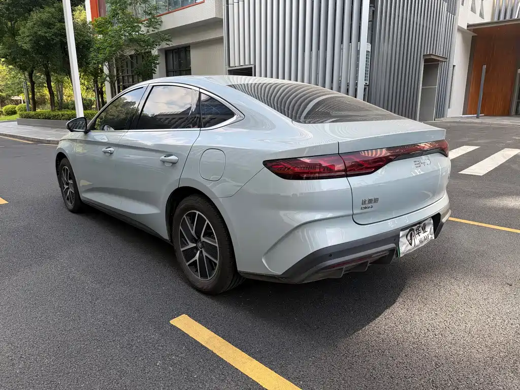 BYD Qin L — фото 9