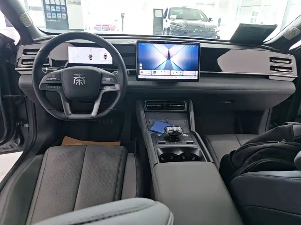 BYD Qin L — фото 10