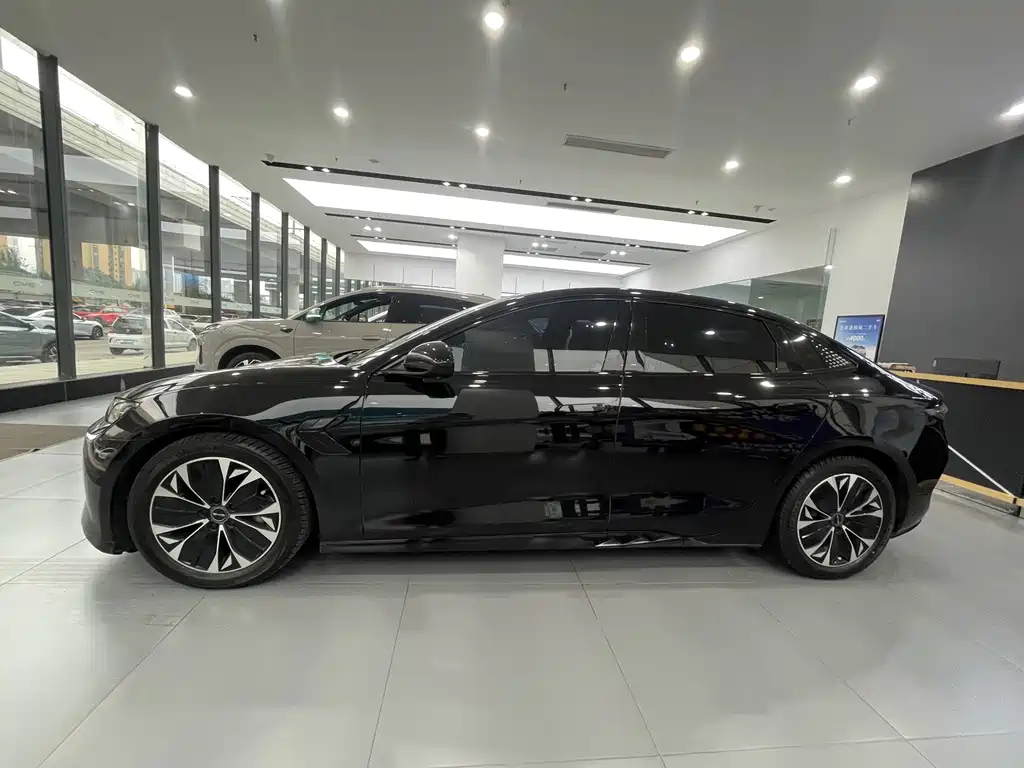 BYD Seal — фото 4