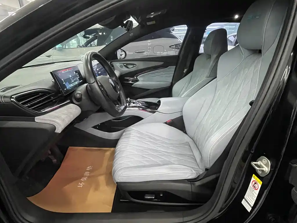 BYD Seal — фото 6