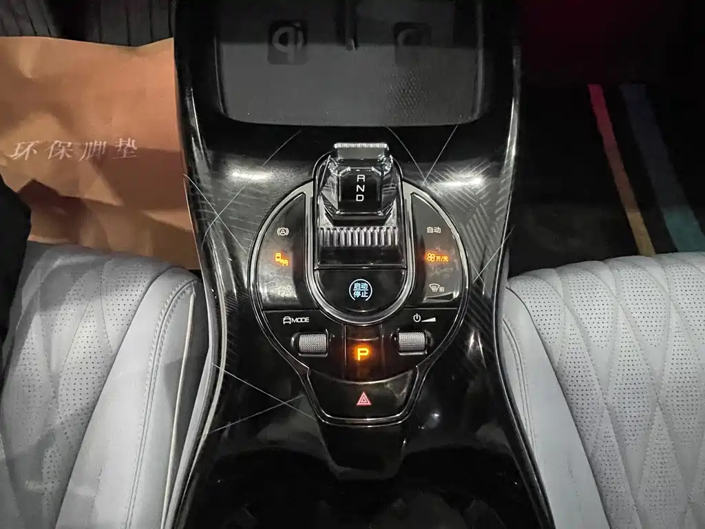 BYD Seal — фото 9