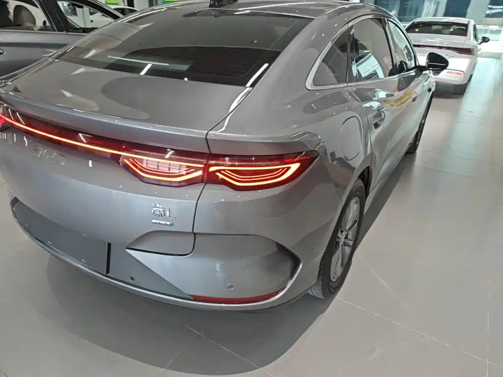 BYD Qin L — фото 8