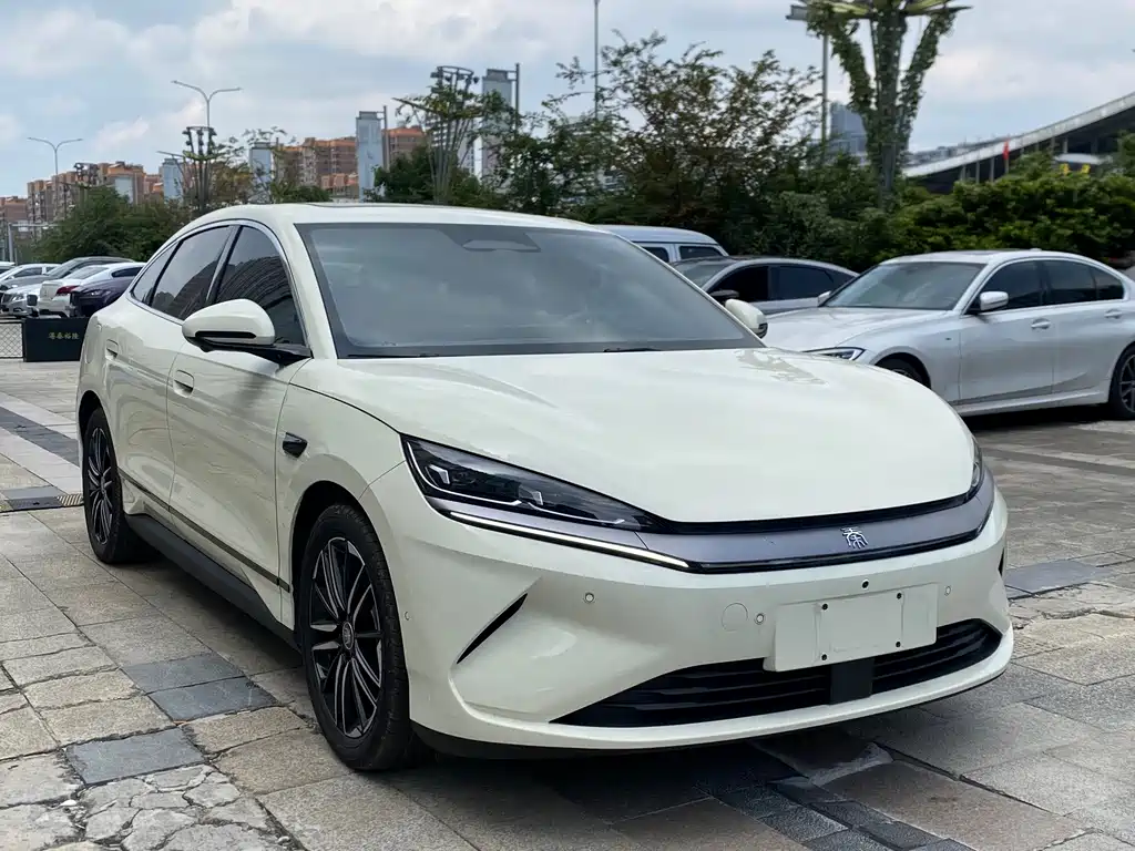 BYD Qin L — фото 3