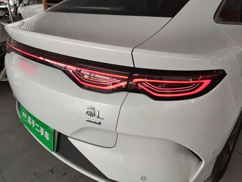 BYD Qin L — фото 8