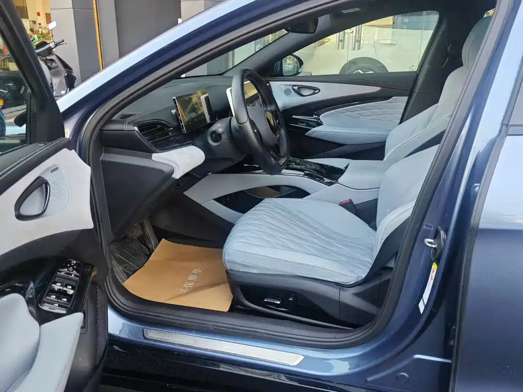BYD Seal — фото 4