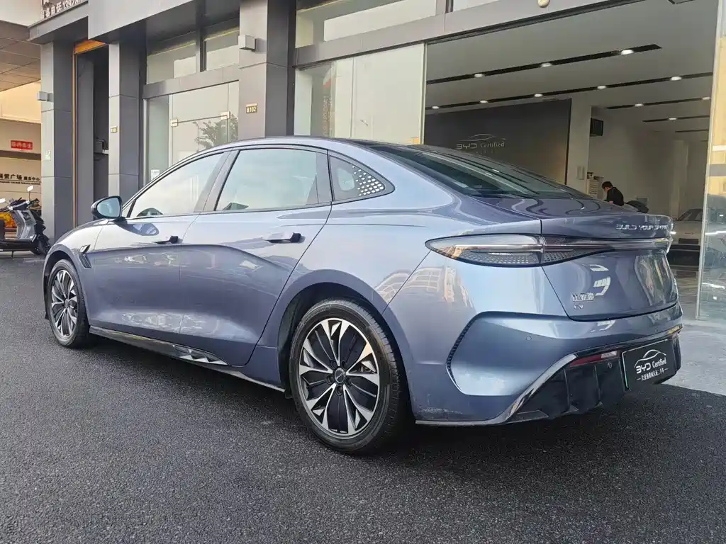 BYD Seal — фото 9