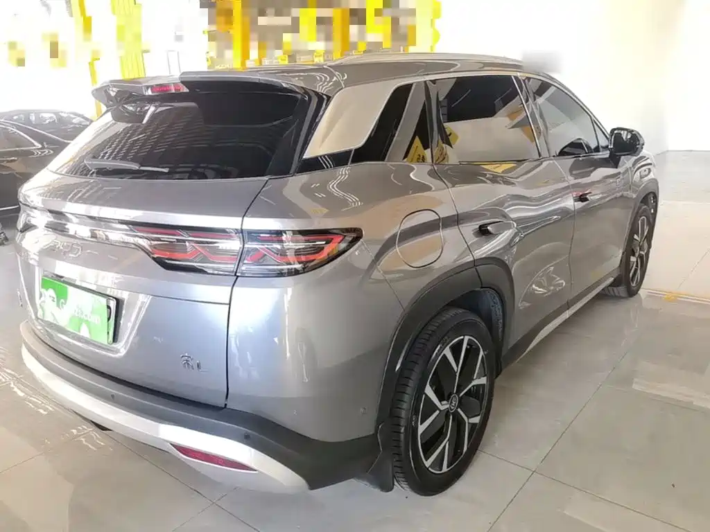 BYD L DM-i — фото 7