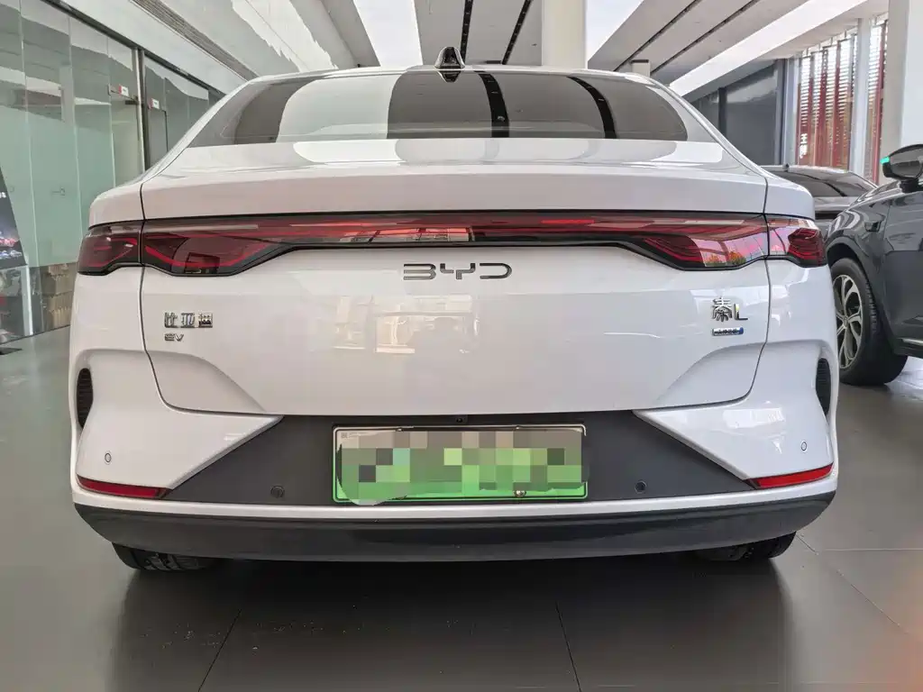 BYD Qin L — фото 9