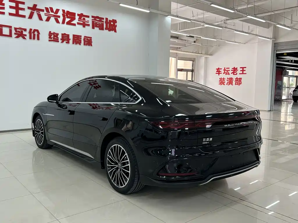 BYD Han — фото 13