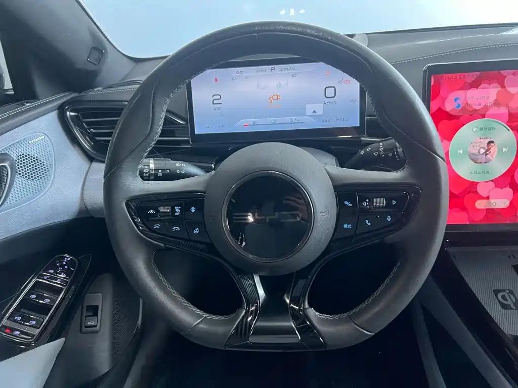 BYD Seal — фото 13