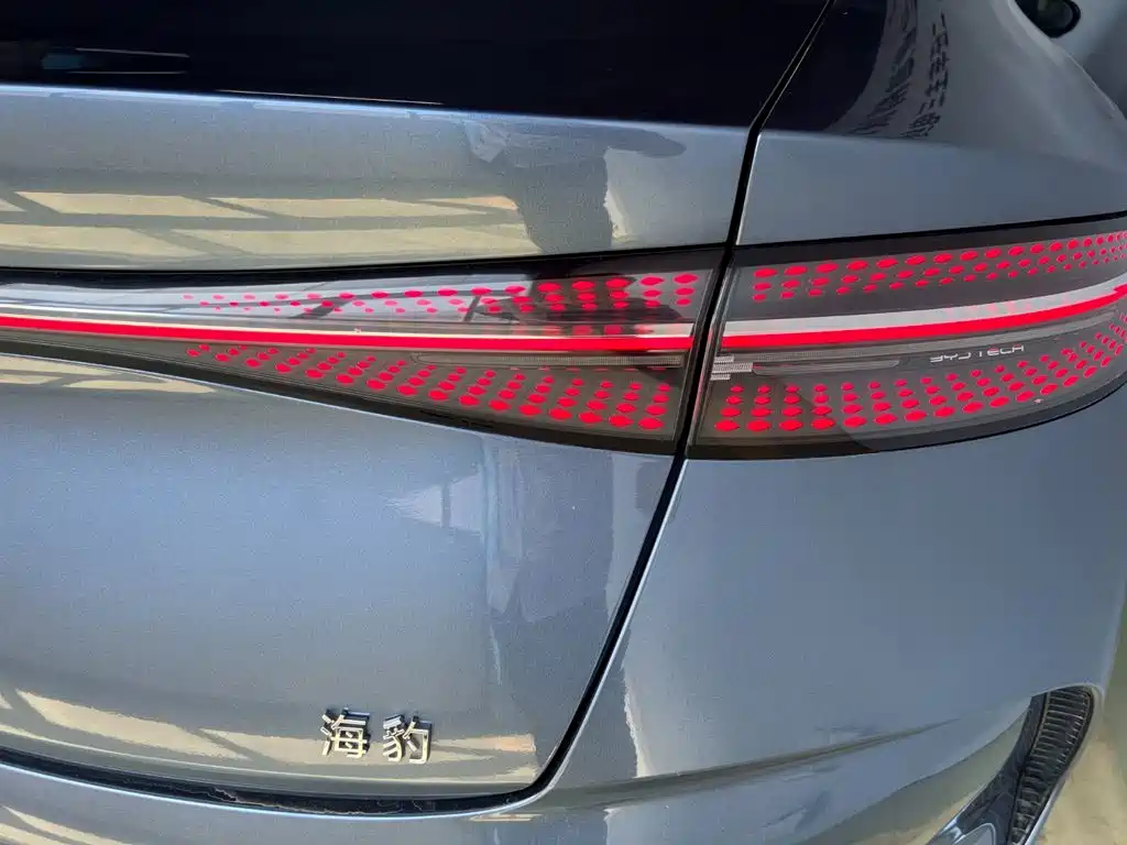 BYD Seal — фото 20