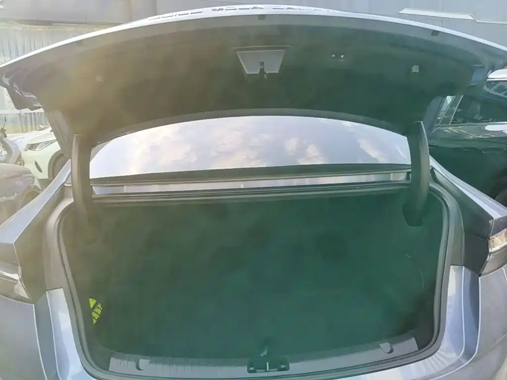 BYD Seal — фото 19