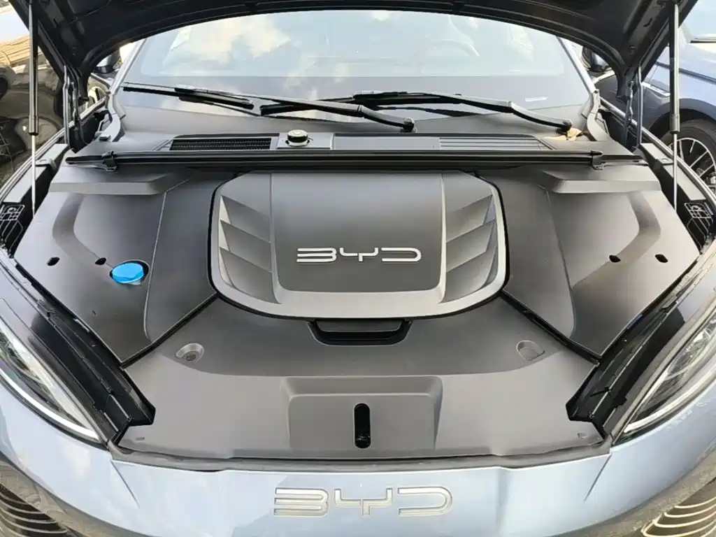 BYD Seal — фото 20