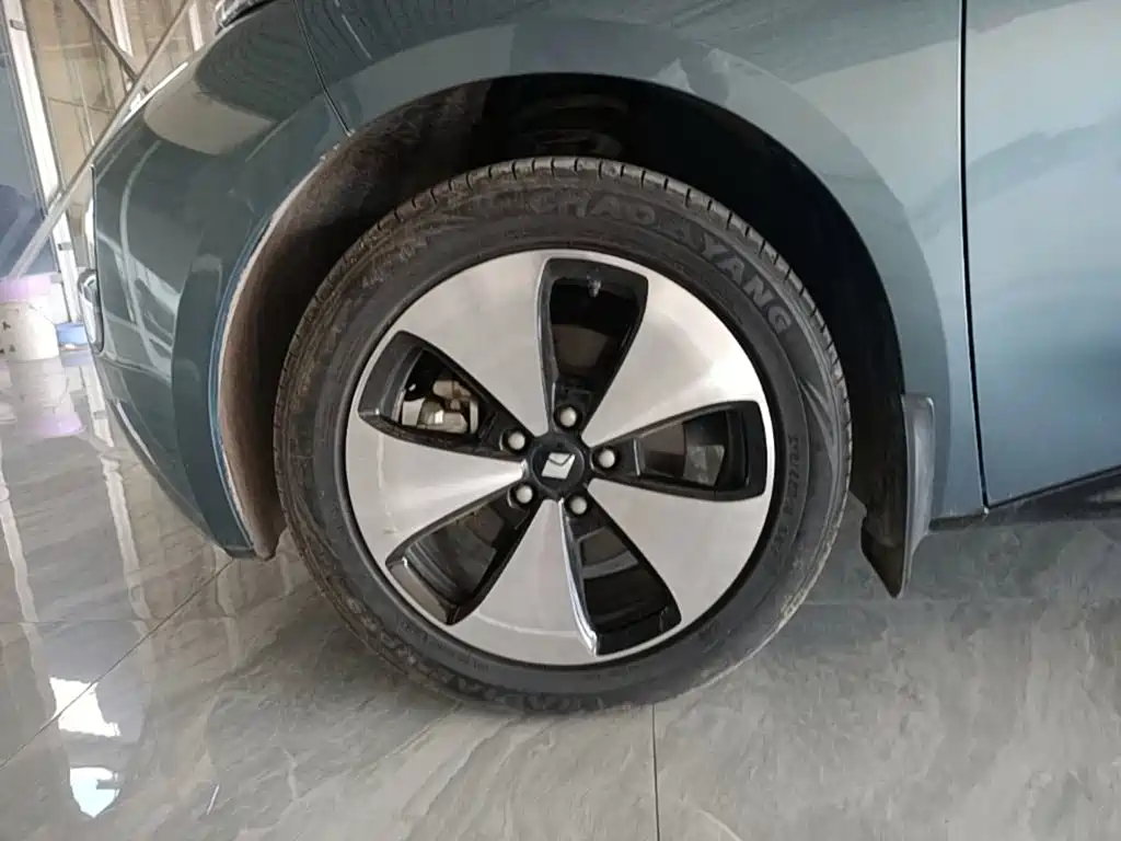 Baojun Yunduo — фото 23