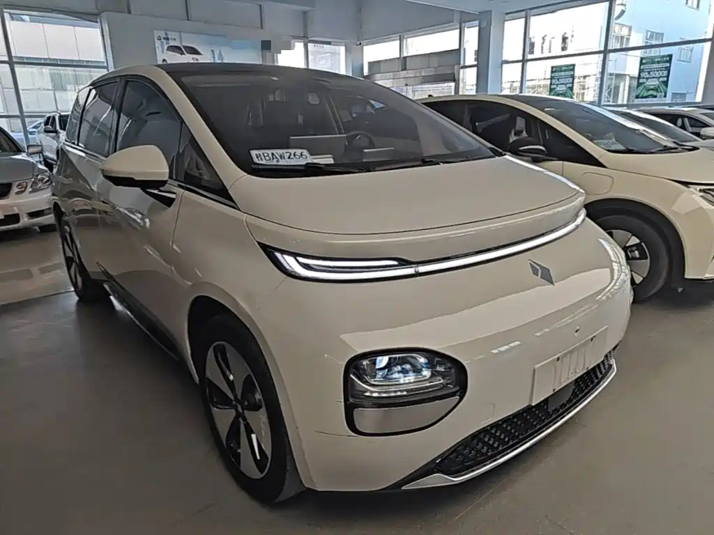 Baojun Yunduo — фото 4
