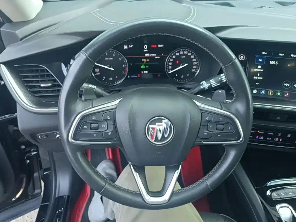 Buick Envision Plus — фото 11