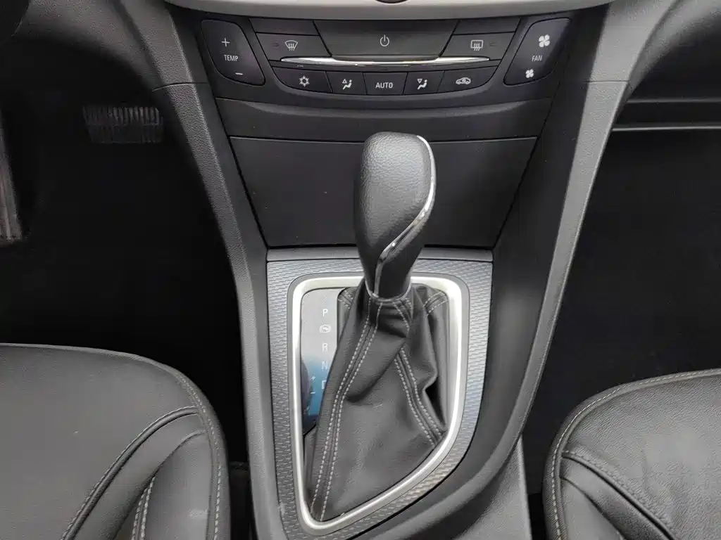 Buick Excelle — фото 13
