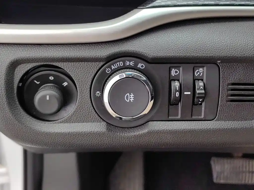 Buick Excelle — фото 21