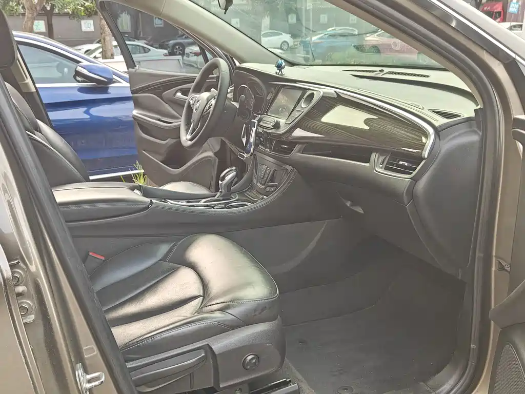 Buick Envision Plus — фото 5