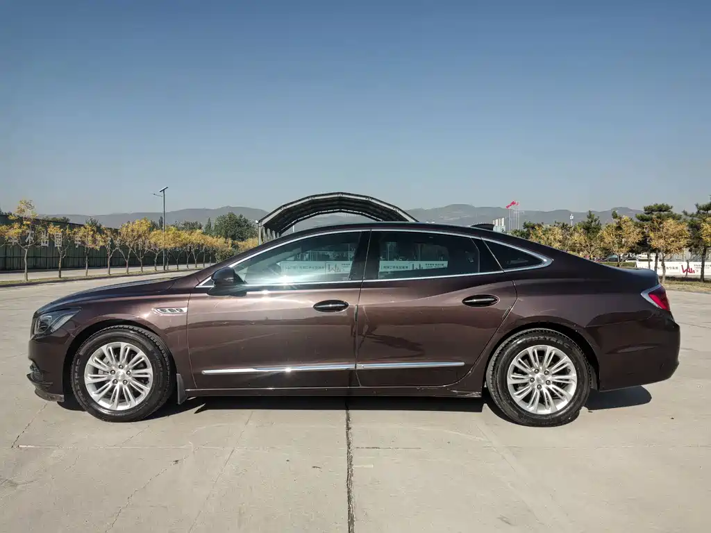 Buick LaCrosse — фото 2