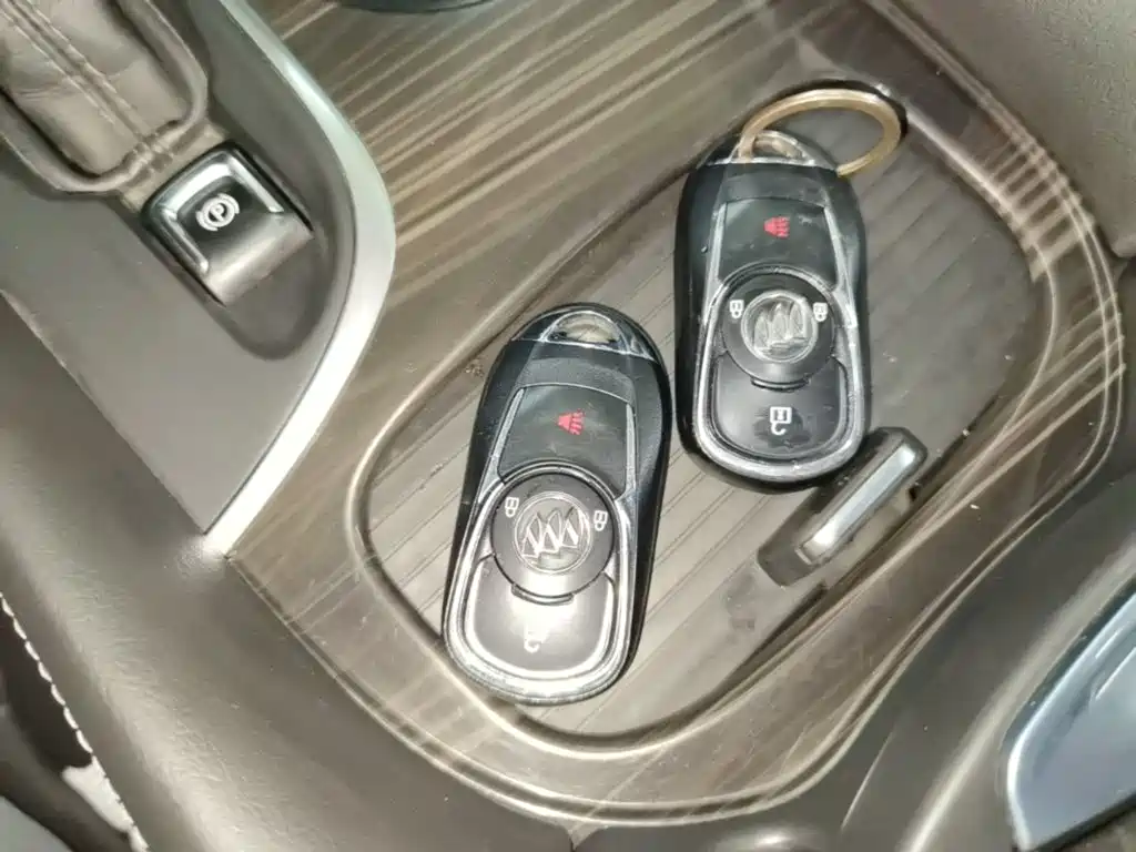 Buick Envision Plus — фото 9