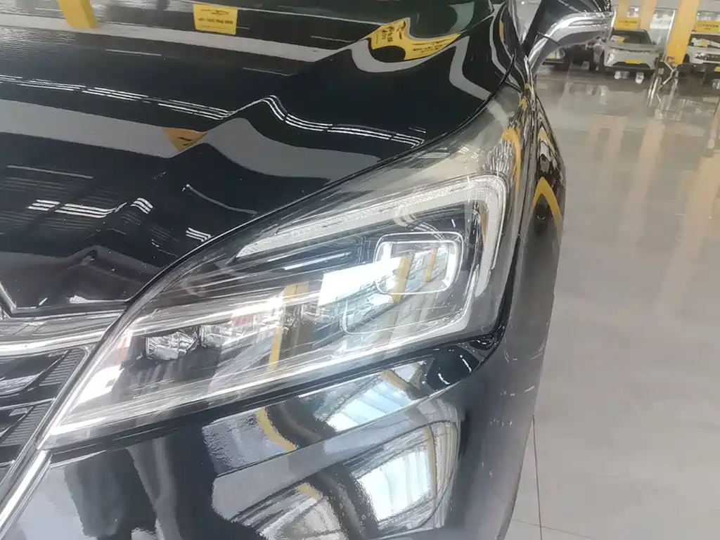 Buick Envision Plus — фото 15