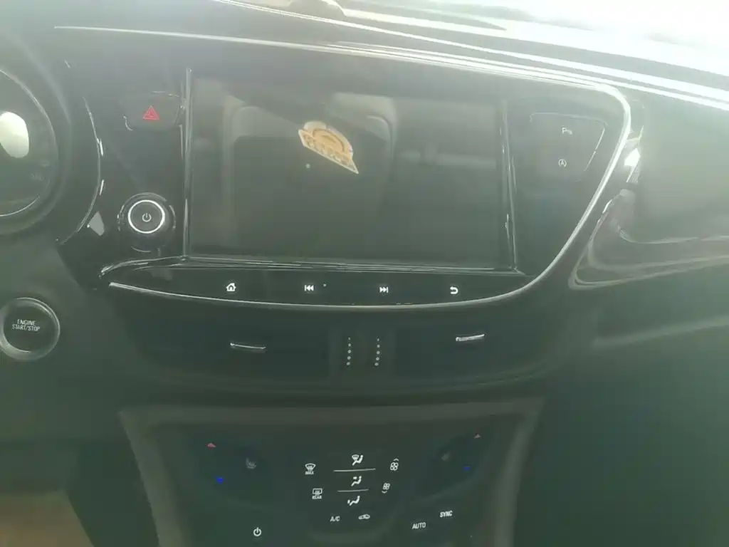 Buick Envision Plus — фото 6