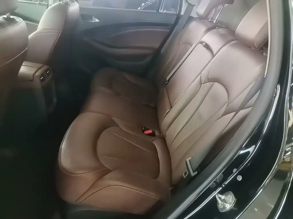 Buick Envision Plus — фото 10