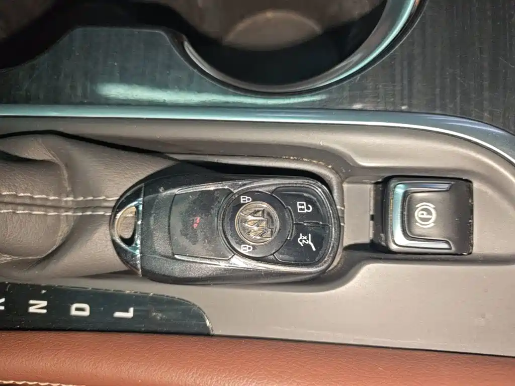 Buick Envision Plus — фото 9