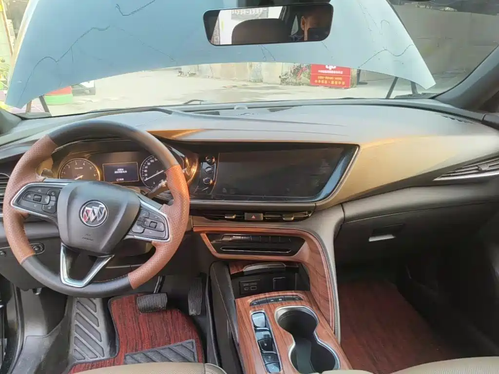 Buick Envision Plus — фото 10