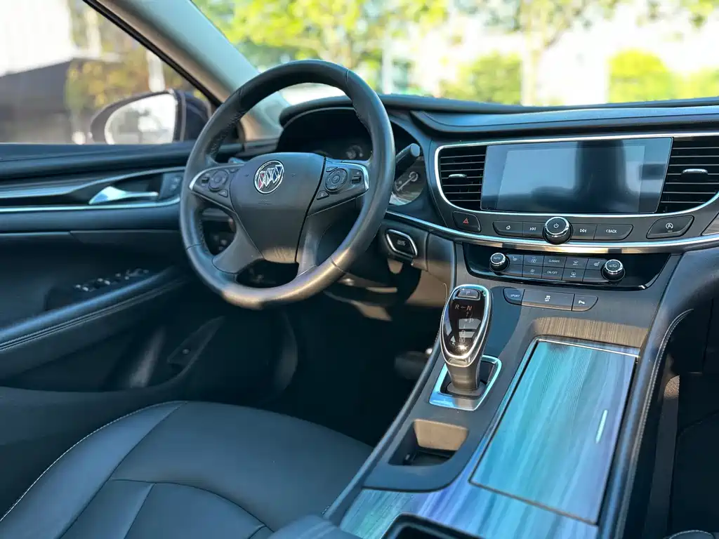 Buick LaCrosse — фото 20