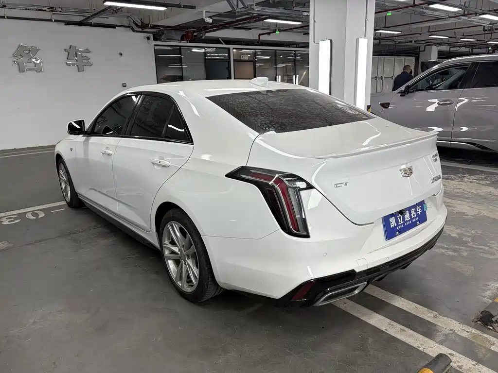 Cadillac CT4 — фото 4