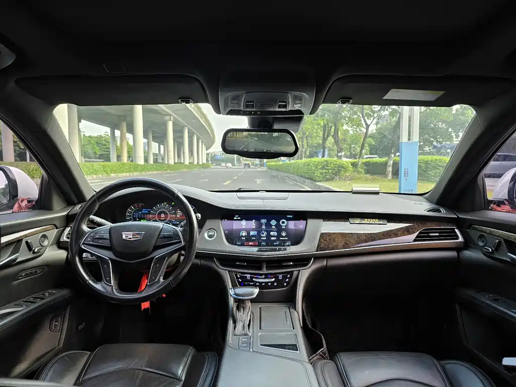 Cadillac CT6 — фото 10