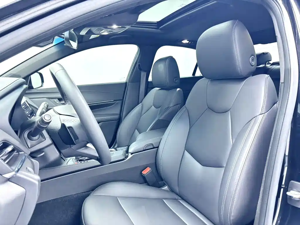 Cadillac CT4 — фото 5