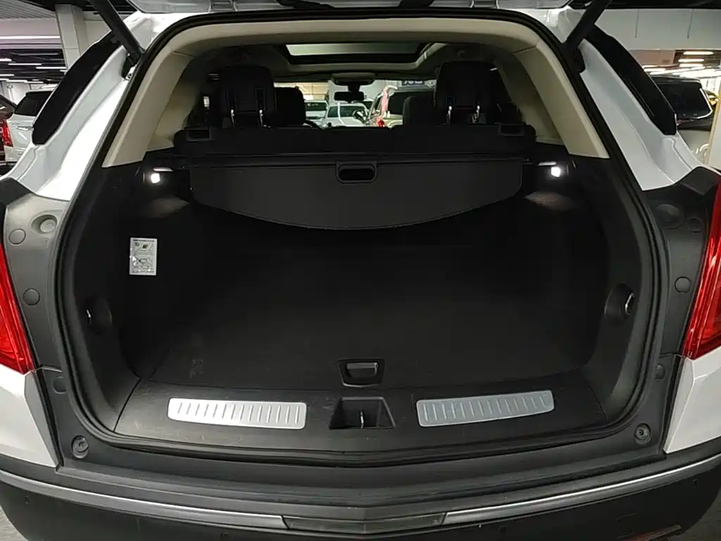 Cadillac XT5 — фото 19