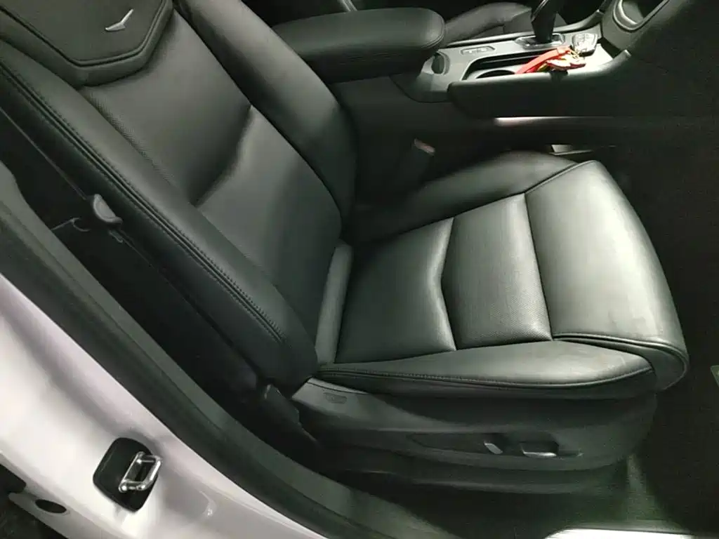 Cadillac XT5 — фото 25