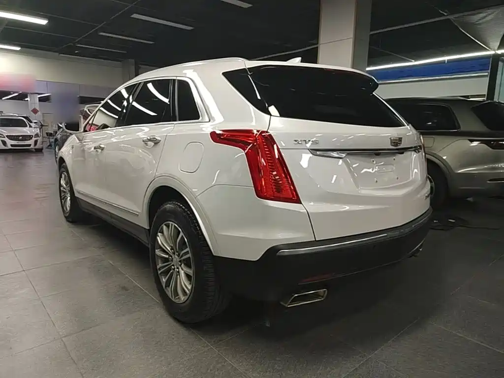 Cadillac XT5 — фото 5