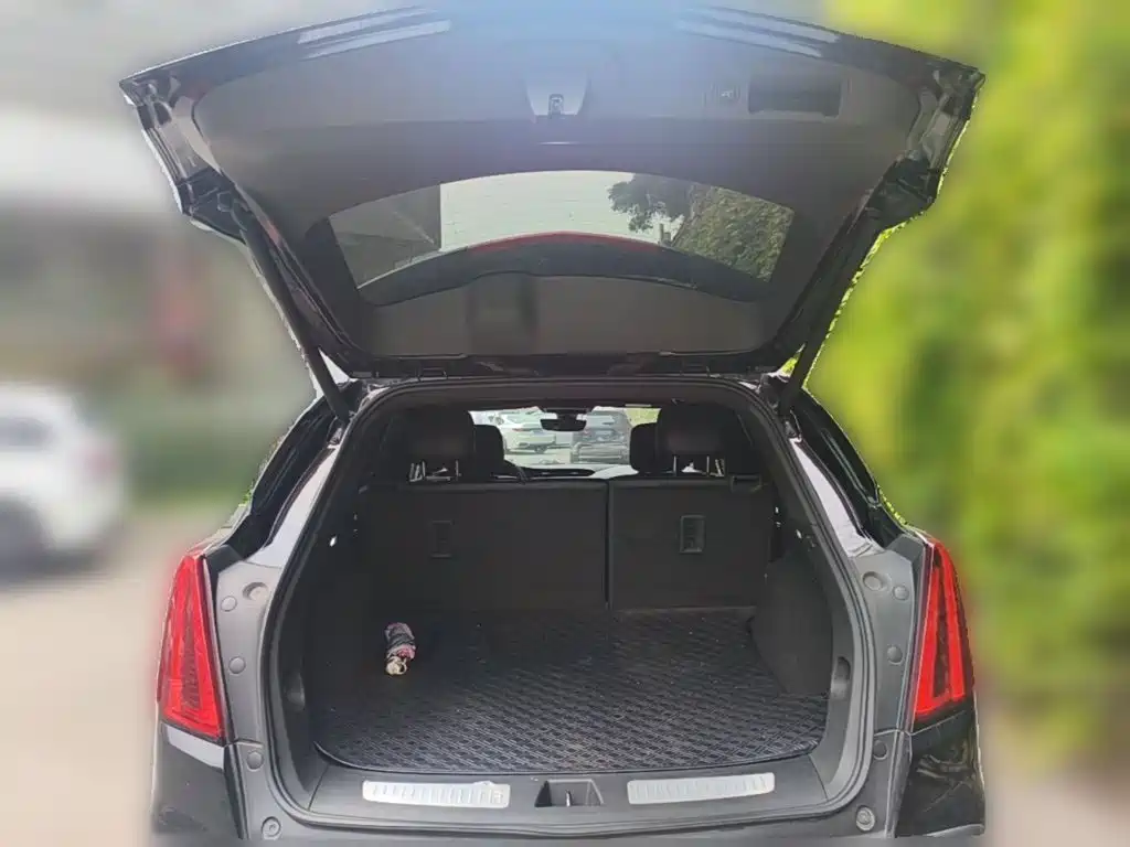 Cadillac XT5 — фото 24